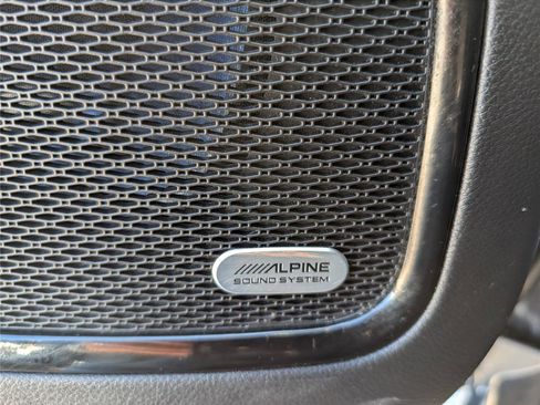 Used 2022 Jeep Compass Limited w/ Sun and Sound Group image 19