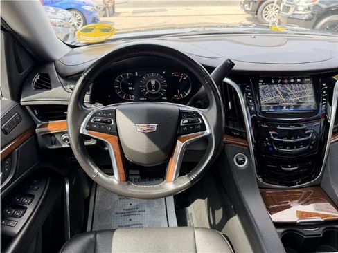Used 2019 Cadillac Escalade ESV Premium Luxury RWD image 40