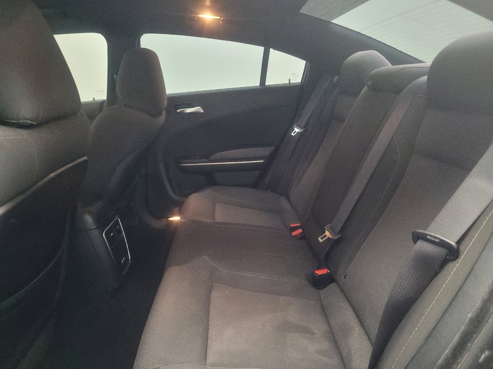 Used 2019 Dodge Charger SXT RWD image 18