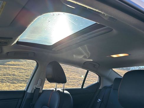 Used 2024 Nissan Sentra SR w/ SR Premium Package image 27