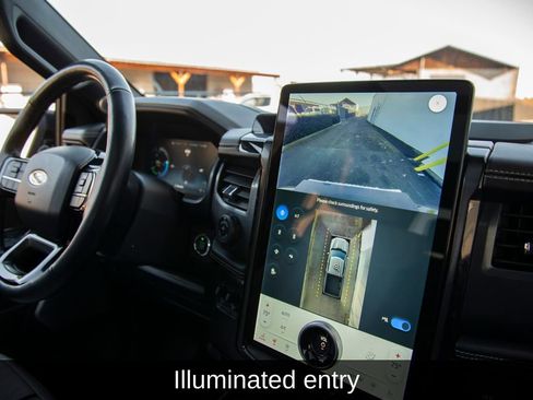 Used 2022 Ford F150 Lightning Platinum image 24