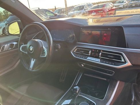 Used 2022 BMW X5 xDrive40i w/ M Sport Package image 12