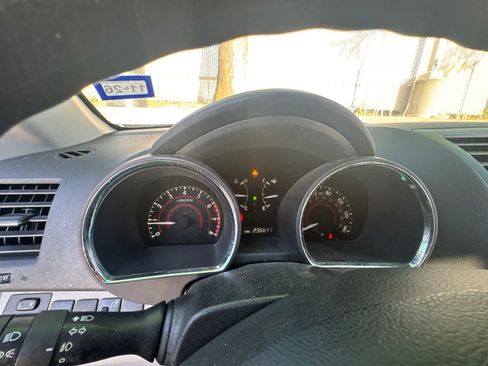 Used 2011 Toyota Highlander 2WD w/ Tech Pkg image 7