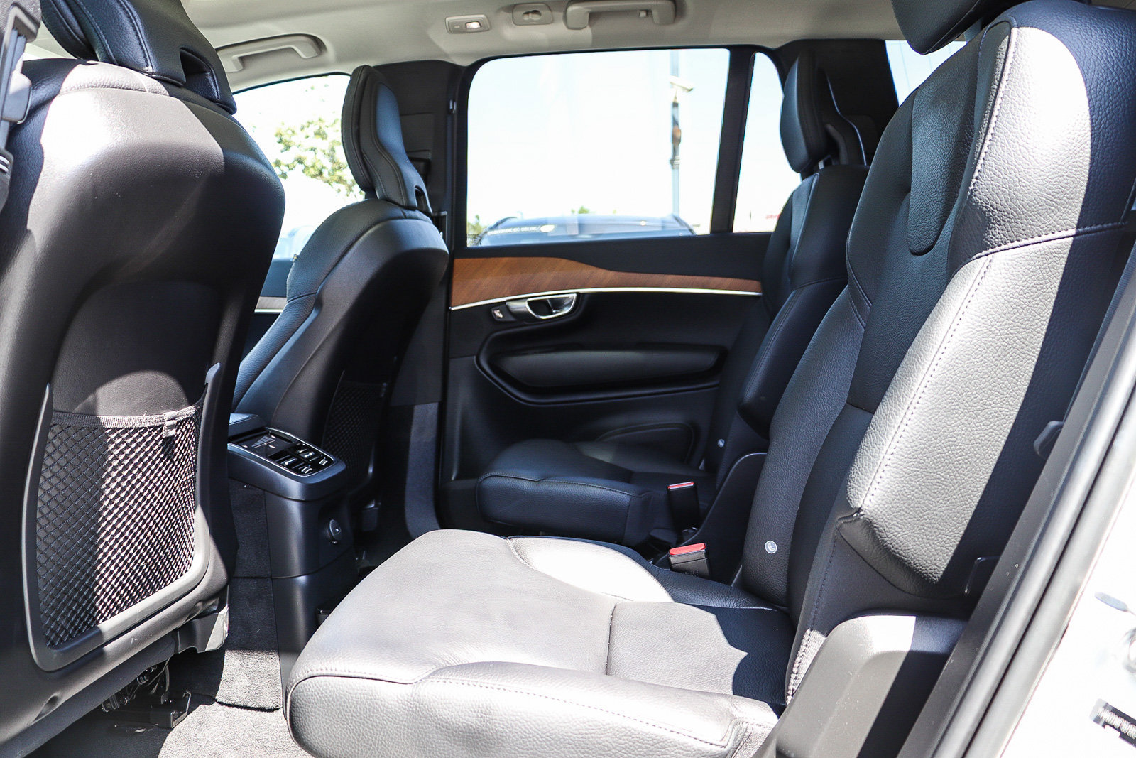 Used 2023 Volvo XC90 T8 Plus AWD/4WD image 19