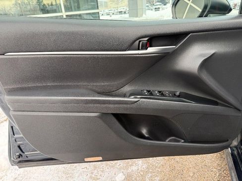 Used 2019 Toyota Camry LE image 19