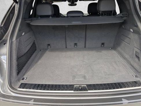 Used 2019 Porsche Cayenne E-Hybrid w/ Premium Package image 6