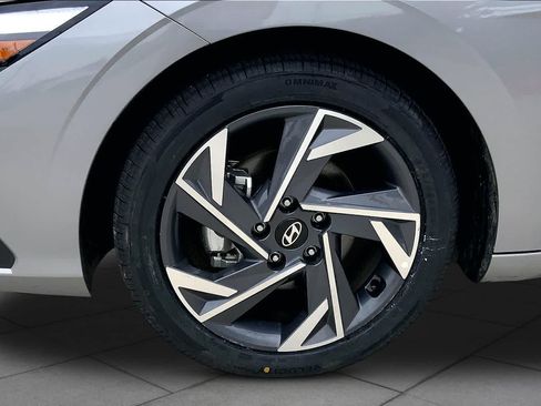 Used 2025 Hyundai Elantra Sport w/ Cargo Package FWD image 11