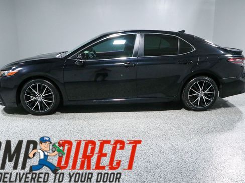 Used 2024 Toyota Camry SE FWD image 7