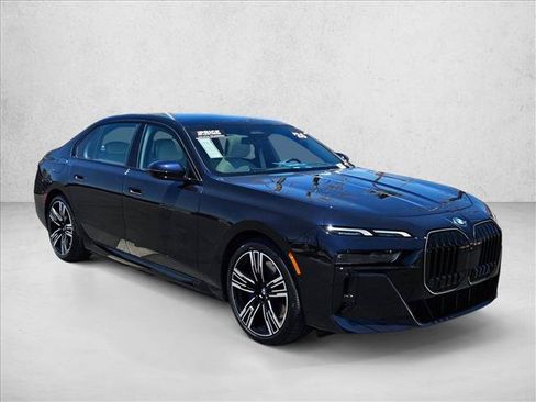 Used 2026 BMW 750e xDrive AWD/4WD image 3