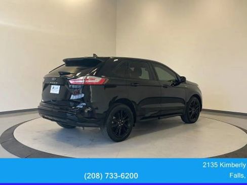 Used 2022 Ford Edge ST-Line w/ Cold Weather Package image 7