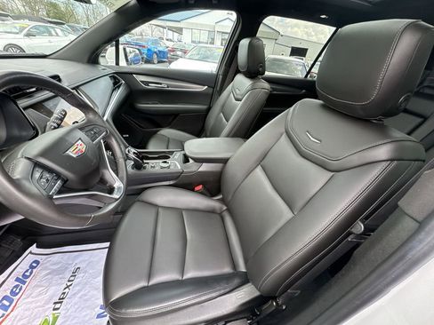 Used 2024 Cadillac XT6 Luxury w/ LPO, Floor Liner Package AWD/4WD image 11