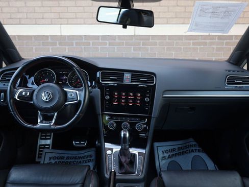 Used 2018 Volkswagen Golf 4-Door FWD image 30
