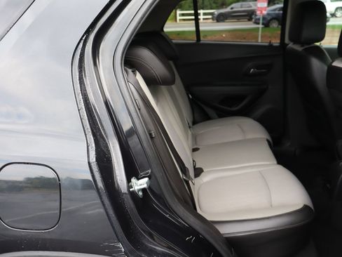 Used 2015 Chevrolet Trax LT w/ LT Sun and Sound Package AWD/4WD image 21