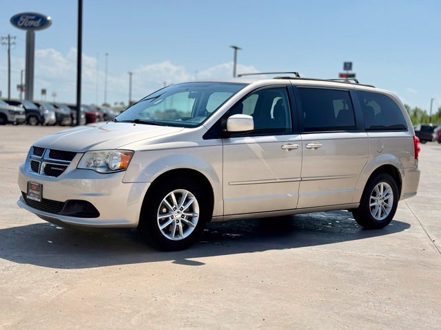 Used 2015 Dodge Grand Caravan SXT w/ Rear Park Assist Package FWD image 3