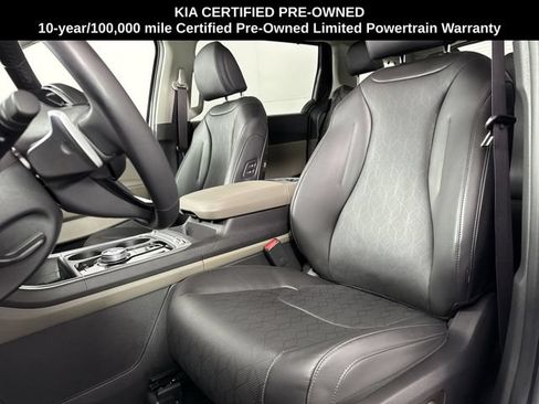 Certified 2025 Kia Carnival SX FWD image 18