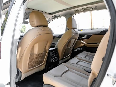 Used 2021 Audi Q7 3.0T Premium w/ Convenience Package image 38