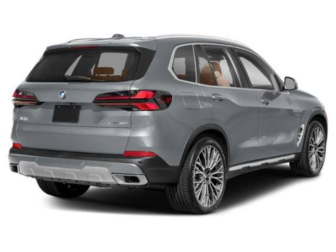 Used 2024 BMW X5 xDrive40i w/ M Sport Package AWD/4WD image 2