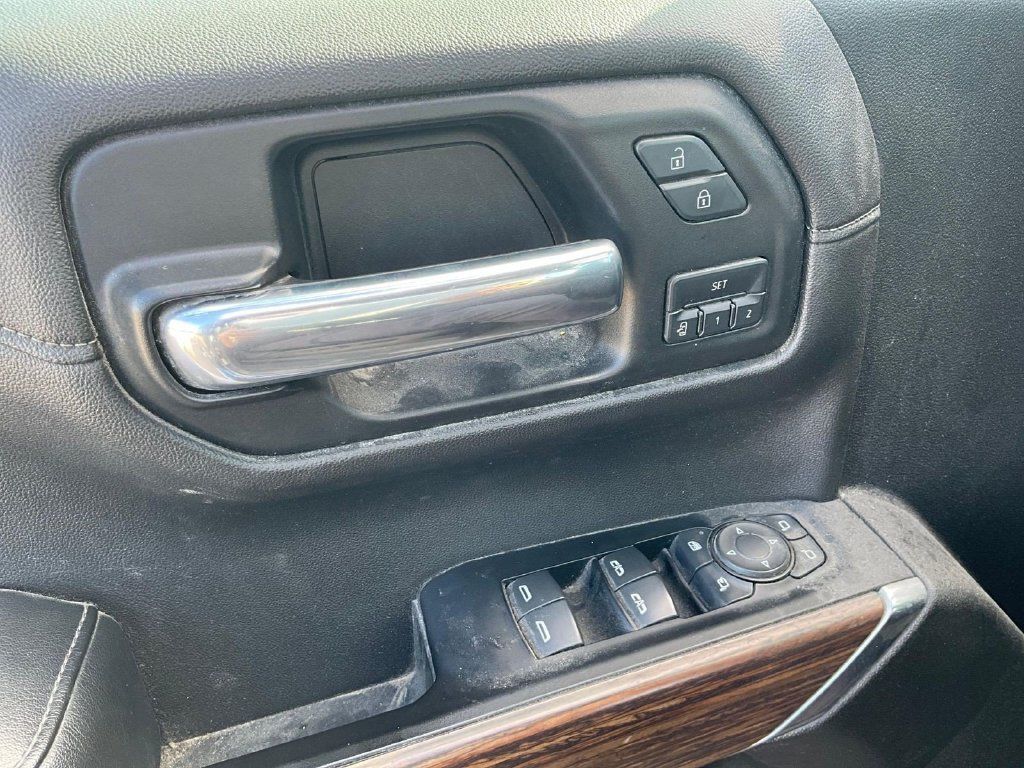 Used 2019 Chevrolet Silverado 1500 High Country w/ Technology Package AWD/4WD image 16