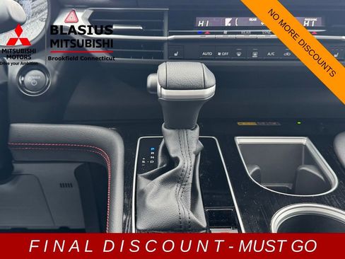 Used 2025 Toyota Sienna XSE w/ XSE Plus Package image 30