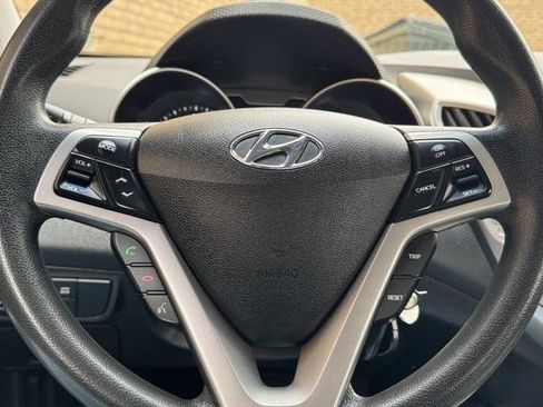 Used 2012 Hyundai Veloster image 26