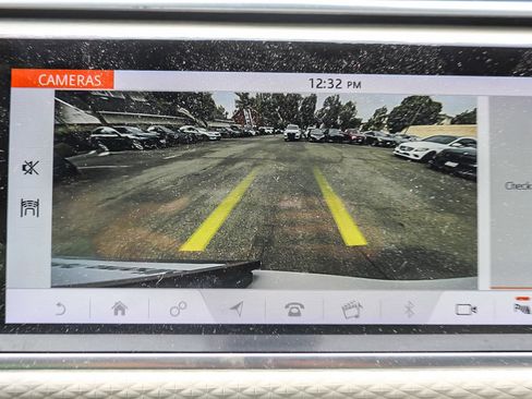 Used 2020 Land Rover Range Rover Velar R-Dynamic S image 24