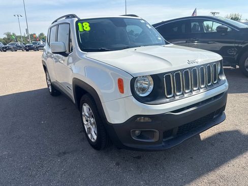 Used 2018 Jeep Renegade Latitude FWD image 5