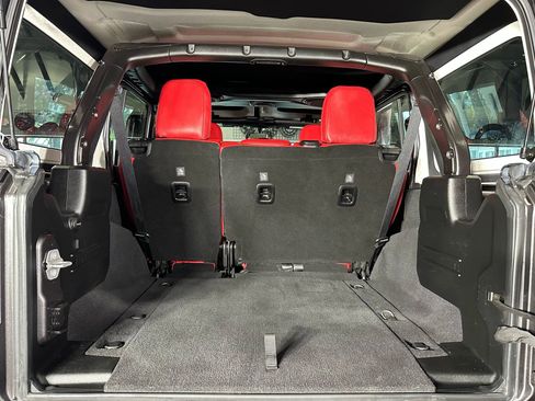 Used 2018 Jeep Wrangler Unlimited Rubicon image 25