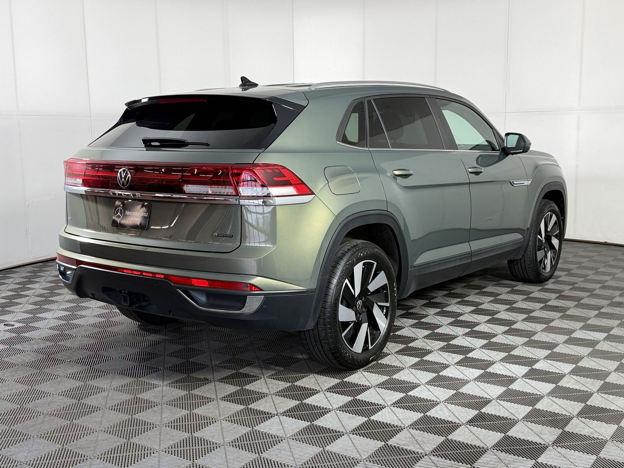 Used 2026 Volkswagen Atlas Cross Sport SE AWD/4WD image 9