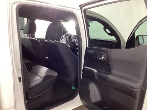 Used 2021 Toyota Tacoma TRD Off-Road w/ Advanced Technology Package AWD/4WD image 18