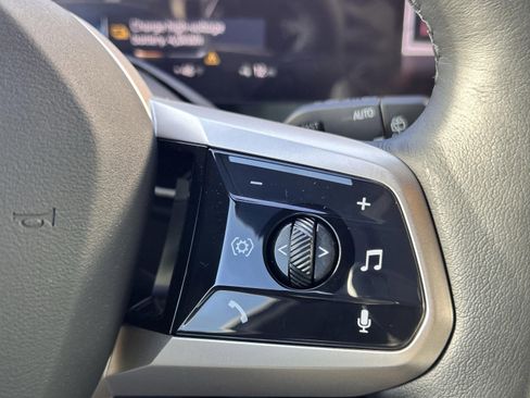 Used 2026 BMW iX xDrive45 w/ Premium Package image 9