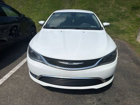Used 2015 Chrysler 200 Limited FWD image 7