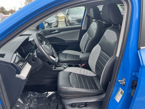 Used 2024 Volkswagen Taos SEL image 13