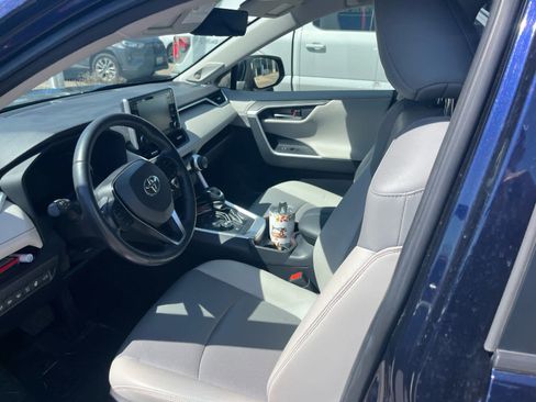 Used 2019 Toyota RAV4 Limited AWD/4WD image 10