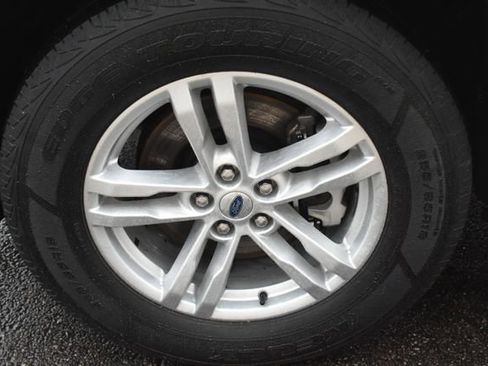 Used 2022 Ford Explorer XLT w/ Equipment Group 202A image 50