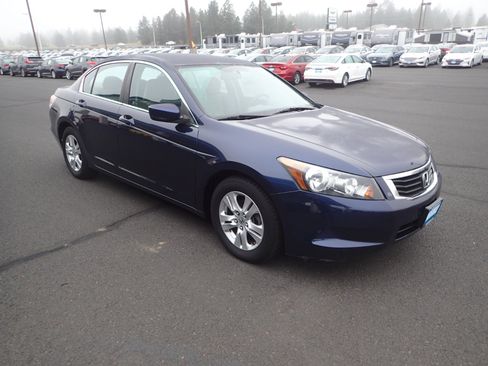 Used 2010 Honda Accord LX-P image 7