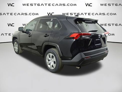 Used 2021 Toyota RAV4 LE image 5