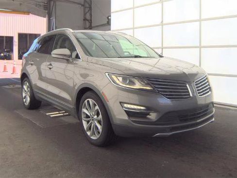 Used 2017 Lincoln MKC Select w/ Select Plus Package AWD/4WD image 6