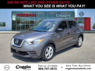 Used 2020 Nissan Kicks S image 1