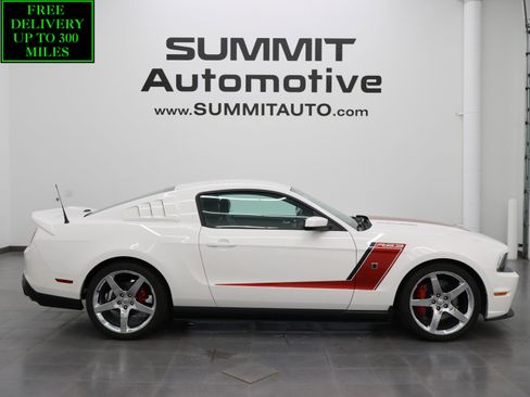 Used 2012 Ford Mustang GT Premium w/ HID Headlamps & Security Pkg RWD image 1