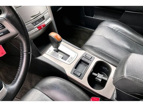 Used 2013 Subaru Outback 2.5i Limited AWD/4WD image 17