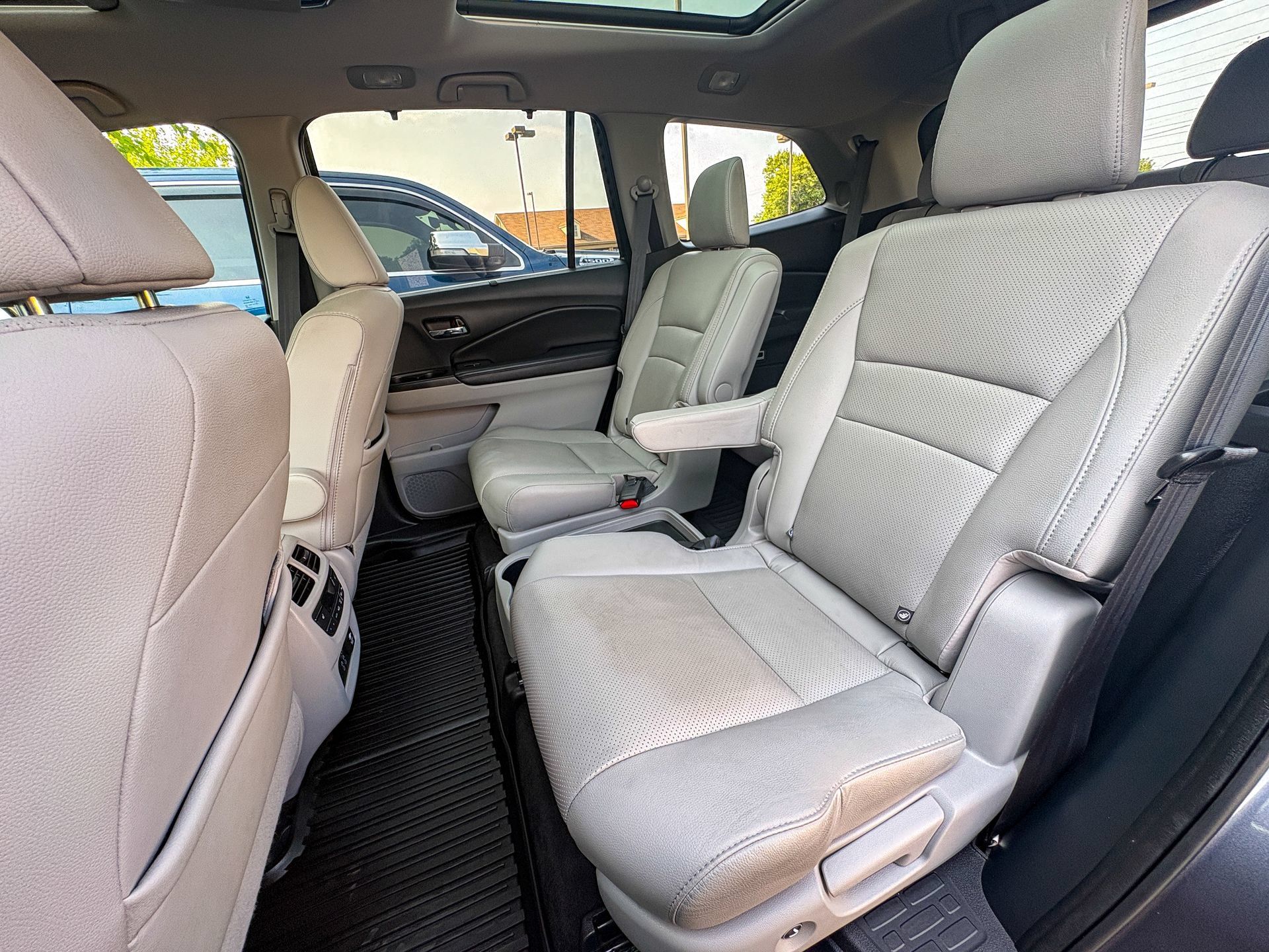 Used 2020 Honda Pilot Elite image 26