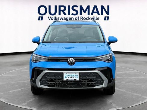 Used 2025 Volkswagen Taos SE w/ Panoramic Sunroof Package AWD/4WD image 8