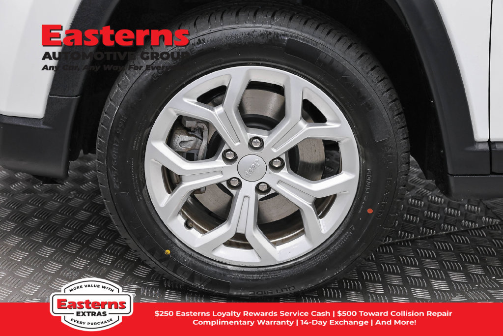 Used 2024 Jeep Compass Latitude AWD/4WD image 31