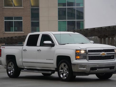 Used 2014 Chevrolet Silverado 1500 LTZ w/ LTZ Plus Package AWD/4WD image 8