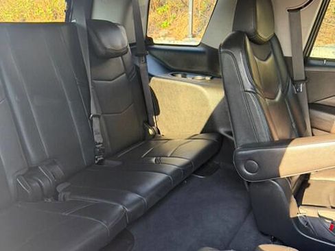 Used 2018 Cadillac Escalade Luxury image 23