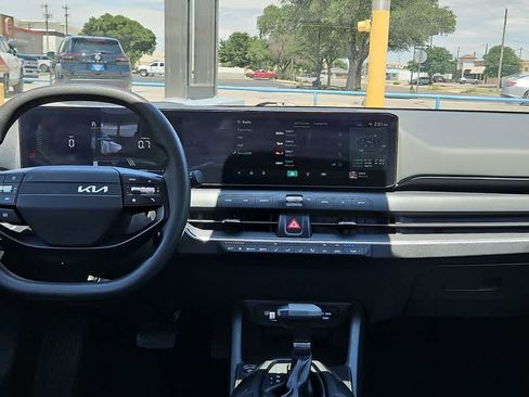 Used 2025 Kia K4 FWD image 14