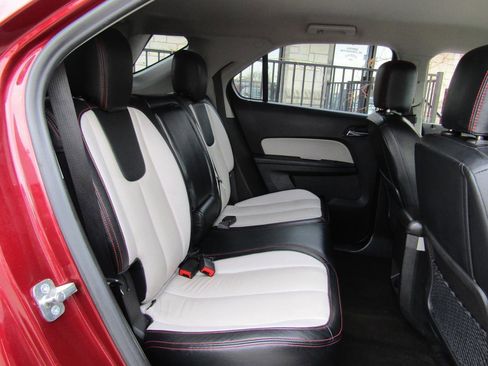 Used 2017 Chevrolet Equinox LT w/ Convenience Package image 12