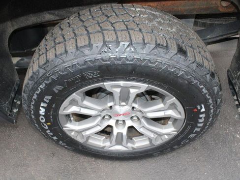 Used 2019 GMC Sierra 1500 SLT w/ X31 Off-Road Package image 8