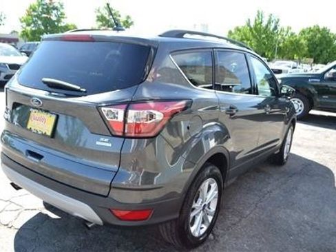 Used 2018 Ford Escape SE w/ SE Sync 3 Package FWD image 6