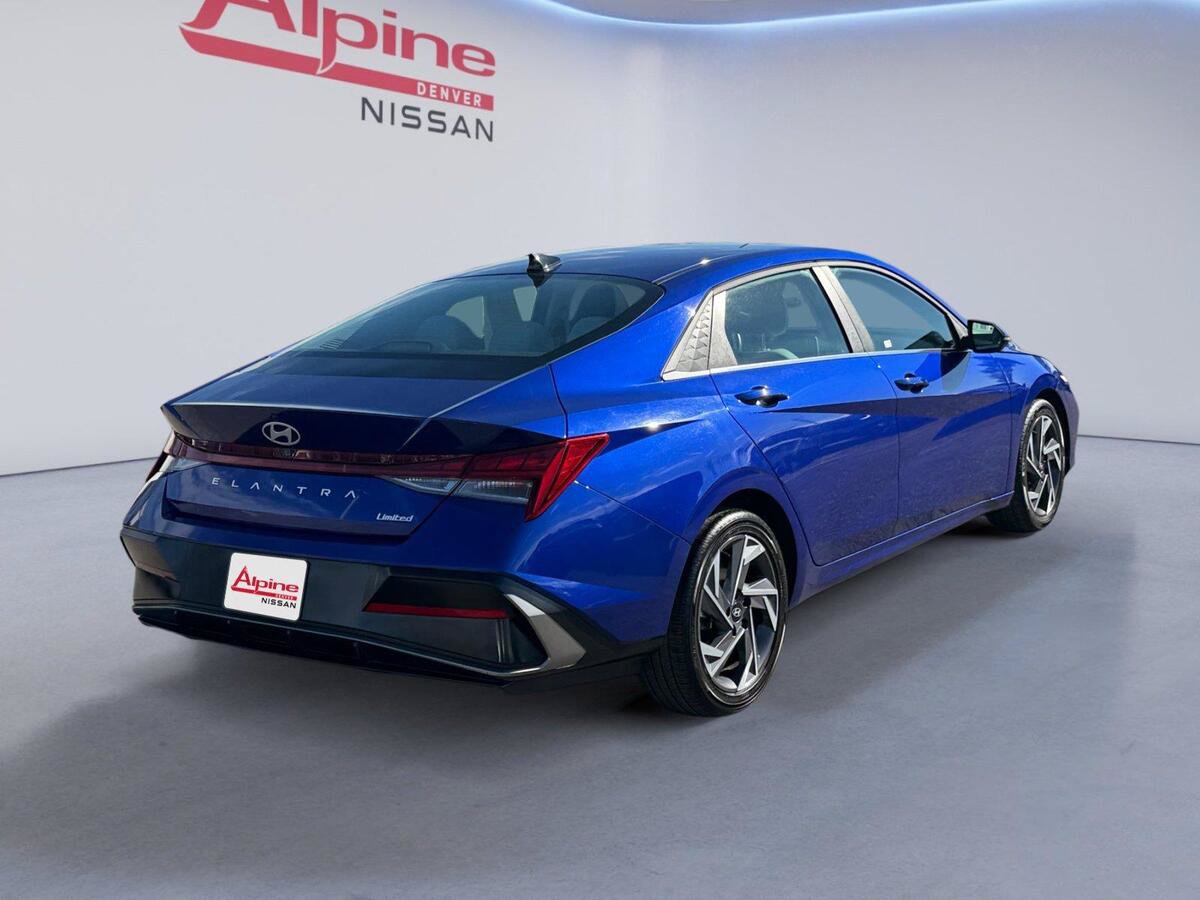 Used 2025 Hyundai Elantra Limited FWD image 5